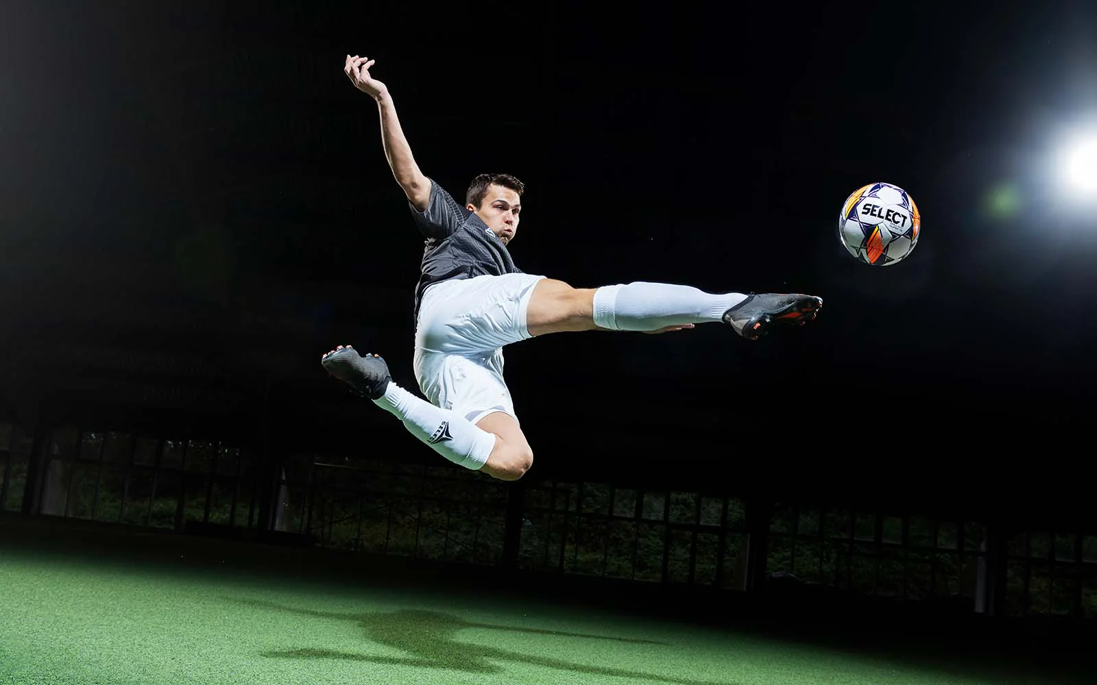 牢牢掌控比 牢牢掌控比